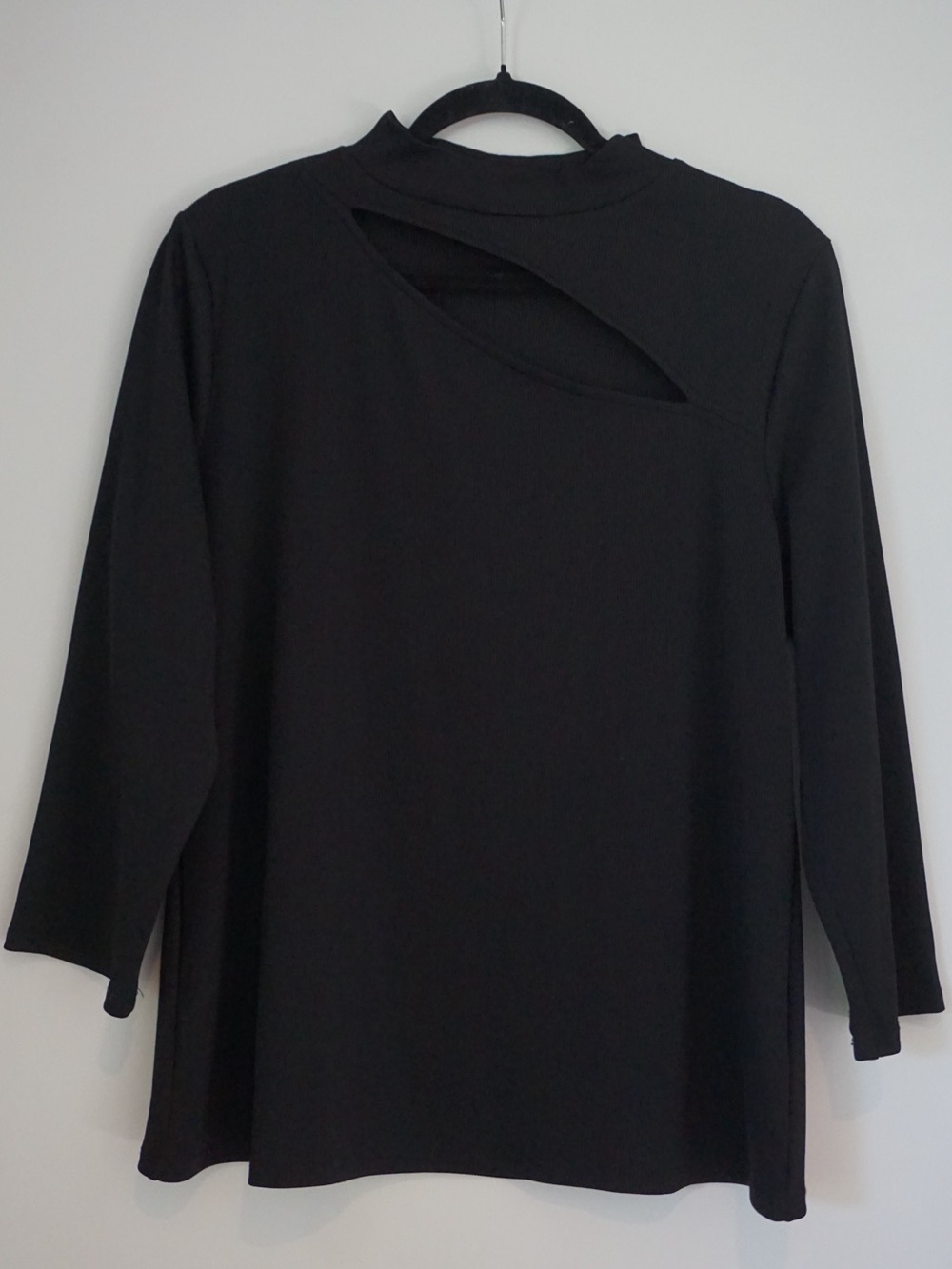 Carmen Marc Valvo Black Ribbed Mock Neck Top